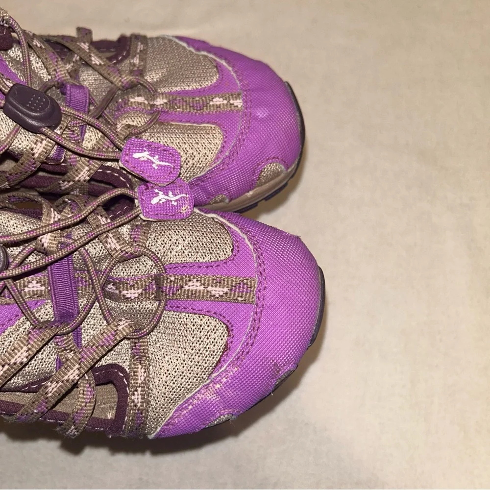 Chacos water shoes purple and beige size 1‎